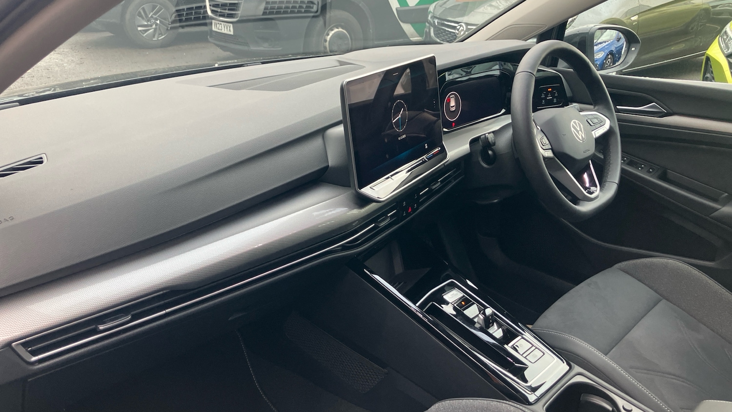 Used Volkswagen Golf 2025 for sale - 76959807: Photo 2