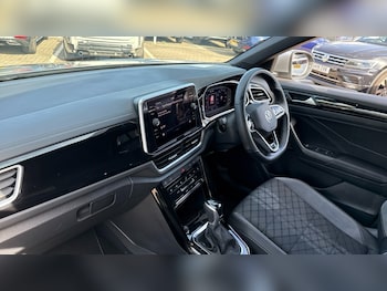 Used Volkswagen T-Roc 2022 for sale - 75700666: Photo
