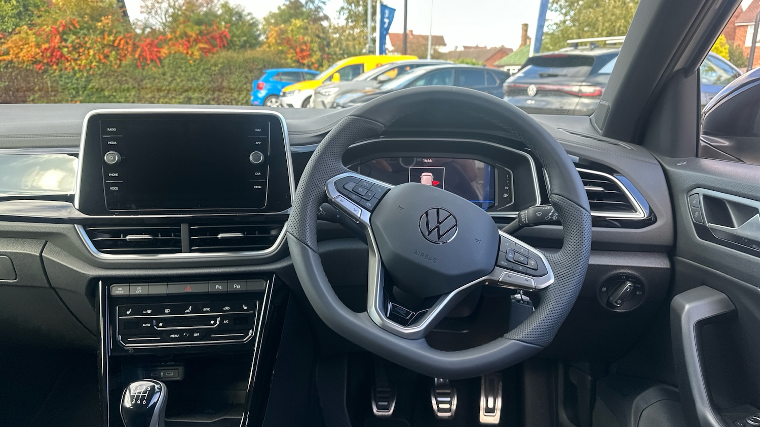 Used Volkswagen T-Roc 2025 for sale - 76063695: Photo 10