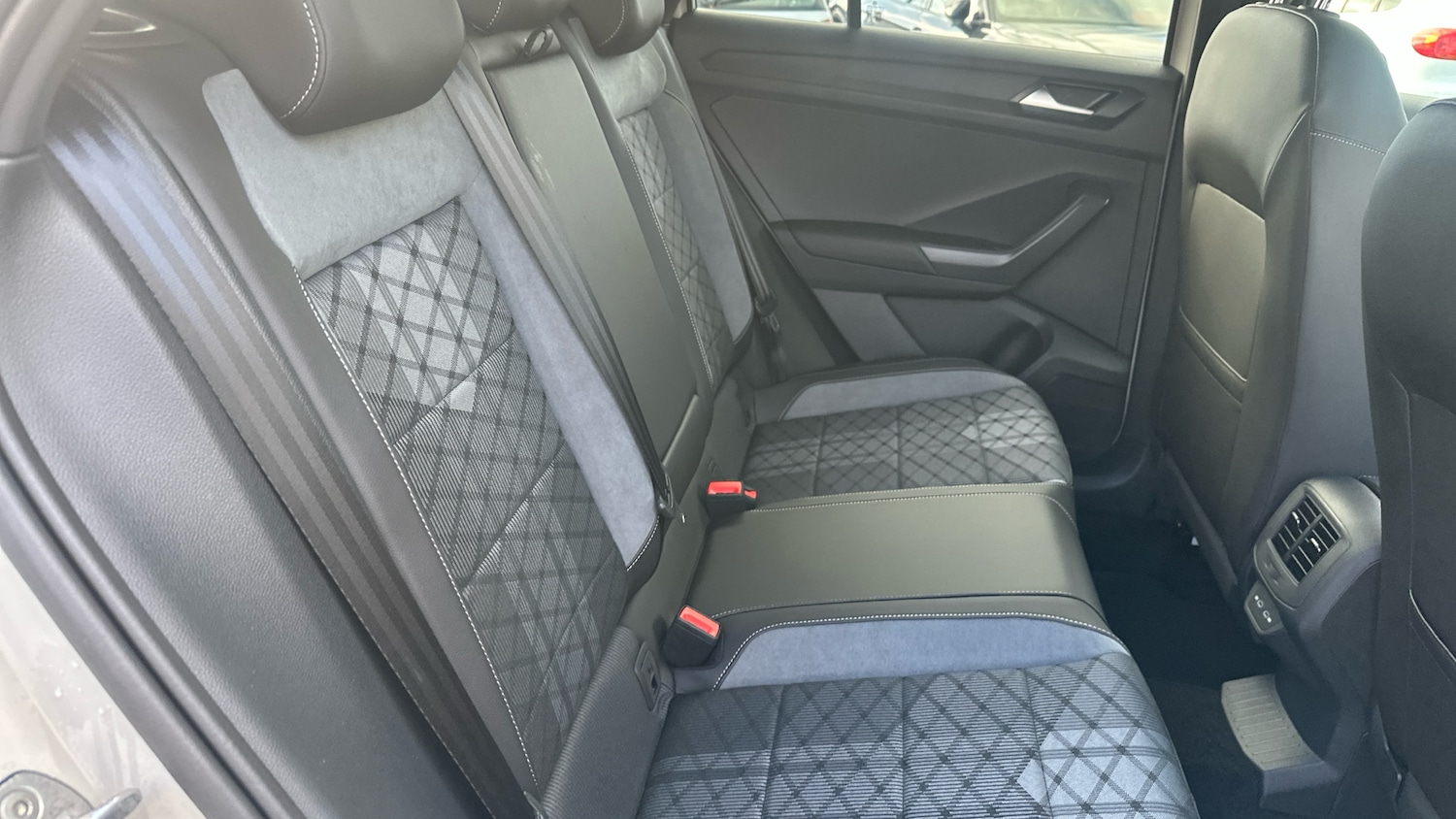 Used Volkswagen T-Roc 2025 for sale - 76063695: Photo 16