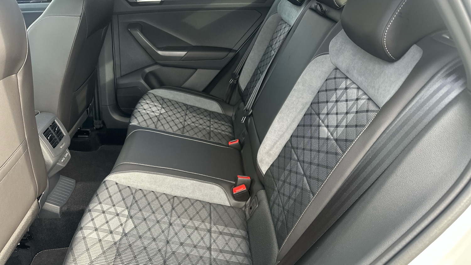 Used Volkswagen T-Roc 2025 for sale - 76063695: Photo 25