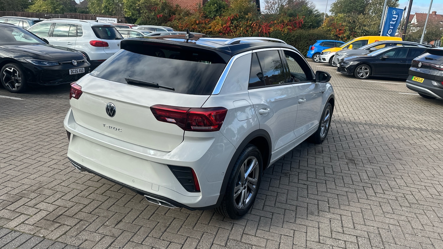 Used Volkswagen T-Roc 2025 for sale - 76063695: Photo 32