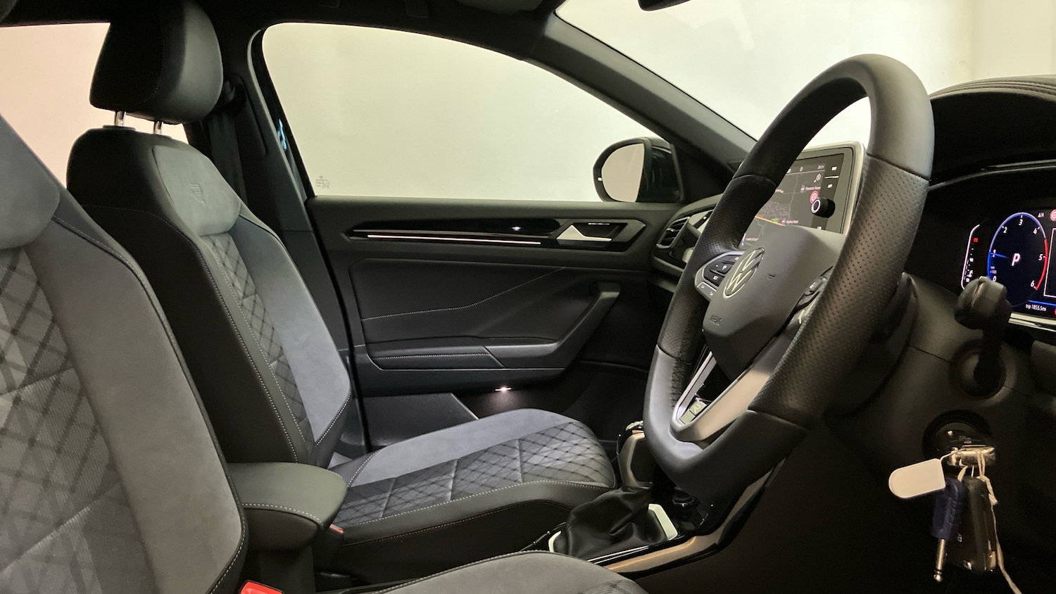 Used Volkswagen T-Roc 2025 for sale - 77272113: Photo 15