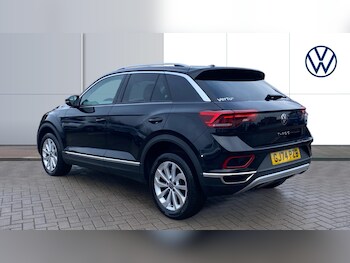 Used Volkswagen T-Roc 2024 for sale - 77247243: Photo