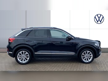 Used Volkswagen T-Roc 2024 for sale - 77247243: Photo