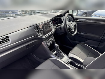 Used Volkswagen T-Roc 2021 for sale - 79343954: Photo