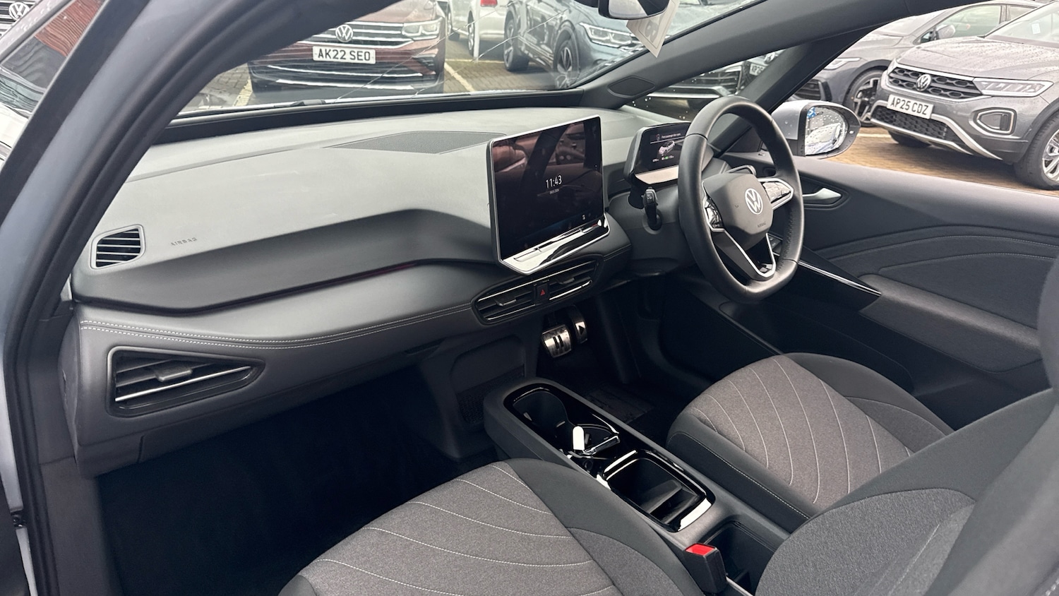 Used Volkswagen ID.3 2025 for sale - 77204101: Photo 2