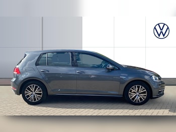 Used Volkswagen Golf 2018 for sale - 75894351: Photo
