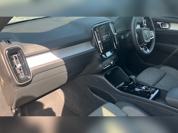 Used Volvo XC40 2023 for sale - 78765436: Photo