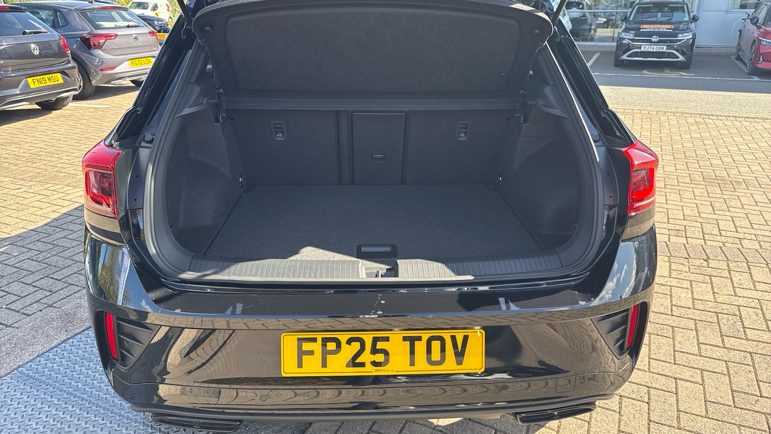 Used Volkswagen T-Roc 2025 for sale - 76065920: Photo 20