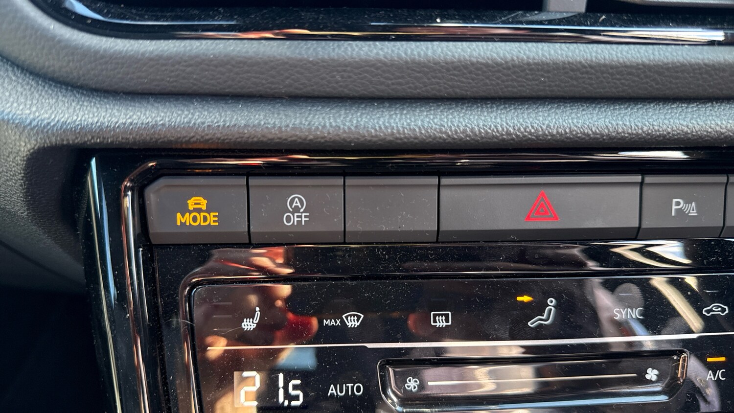 Used Volkswagen T-Roc 2025 for sale - 76065920: Photo 29