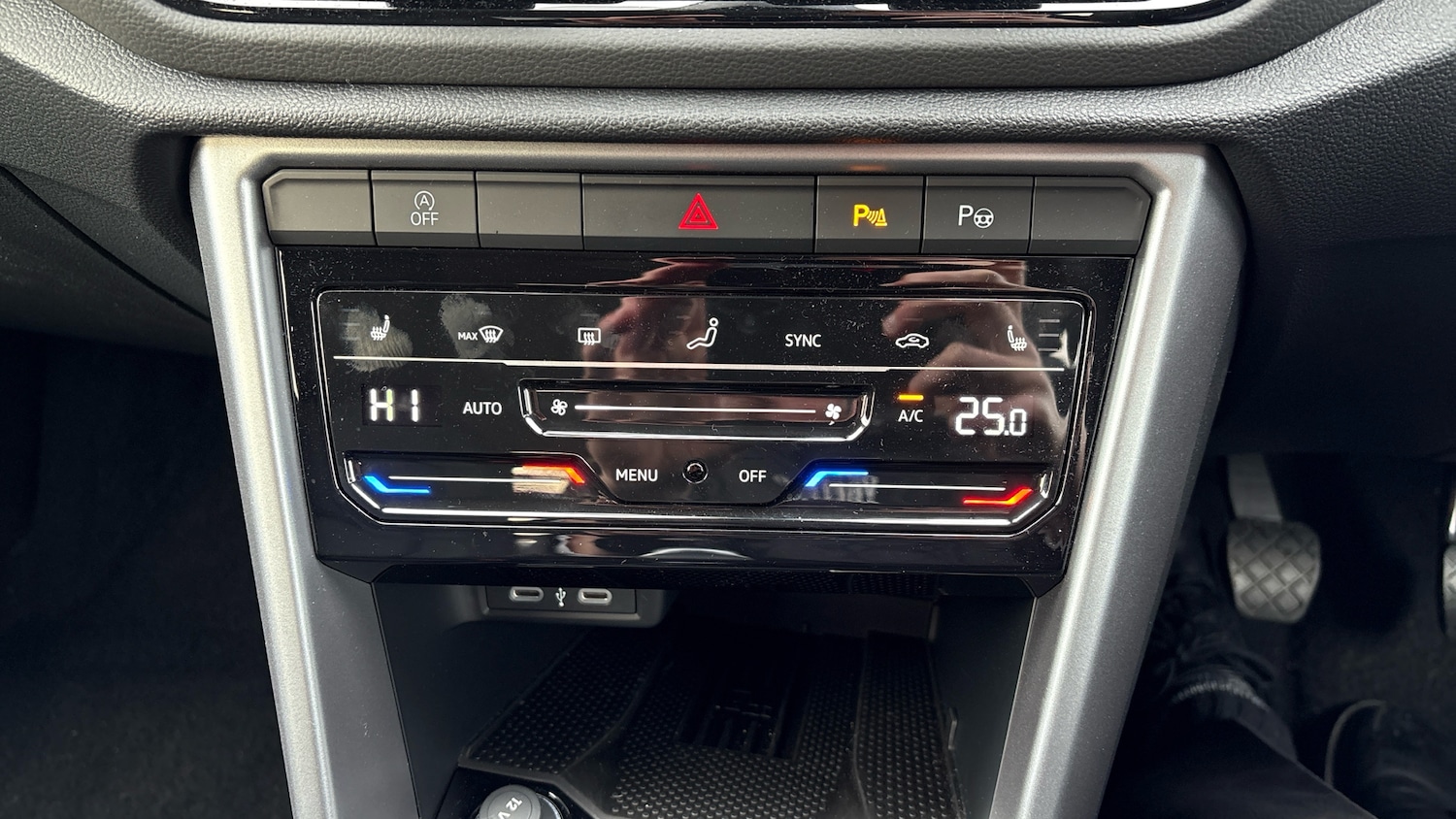 Used Volkswagen T-Roc 2025 for sale - 77085382: Photo 13