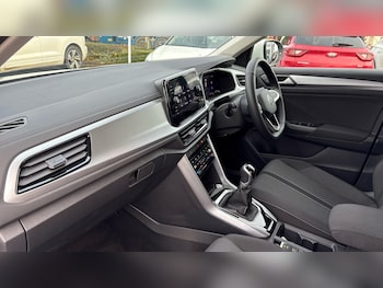 Used Volkswagen T-Roc 2025 for sale - 77085382: Photo