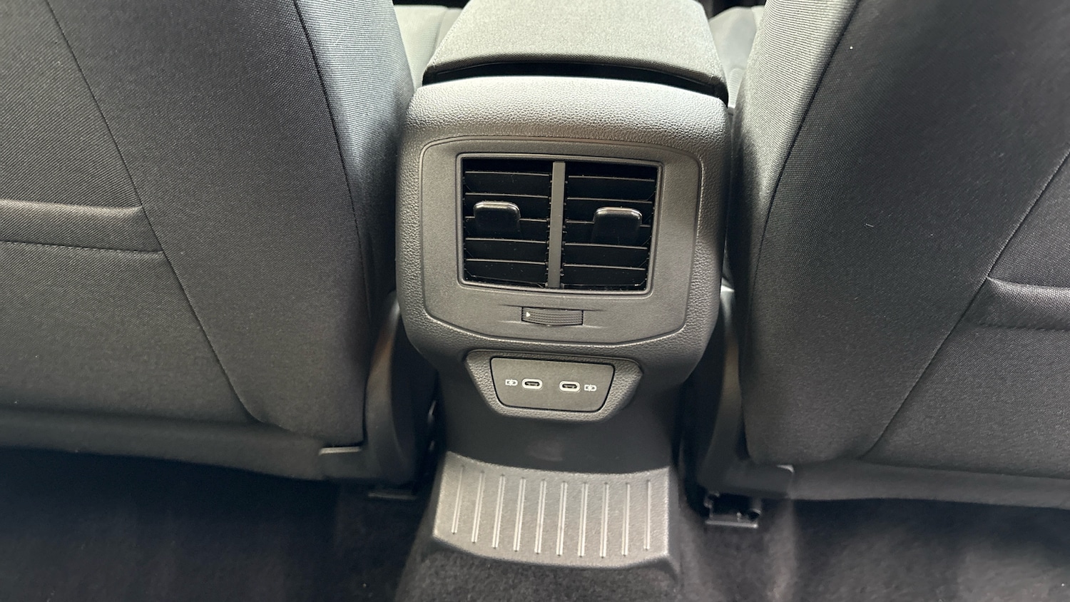 Used Volkswagen T-Roc 2025 for sale - 77085382: Photo 36