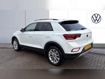 Used Volkswagen T-Roc 2025 for sale - 77085382: Photo