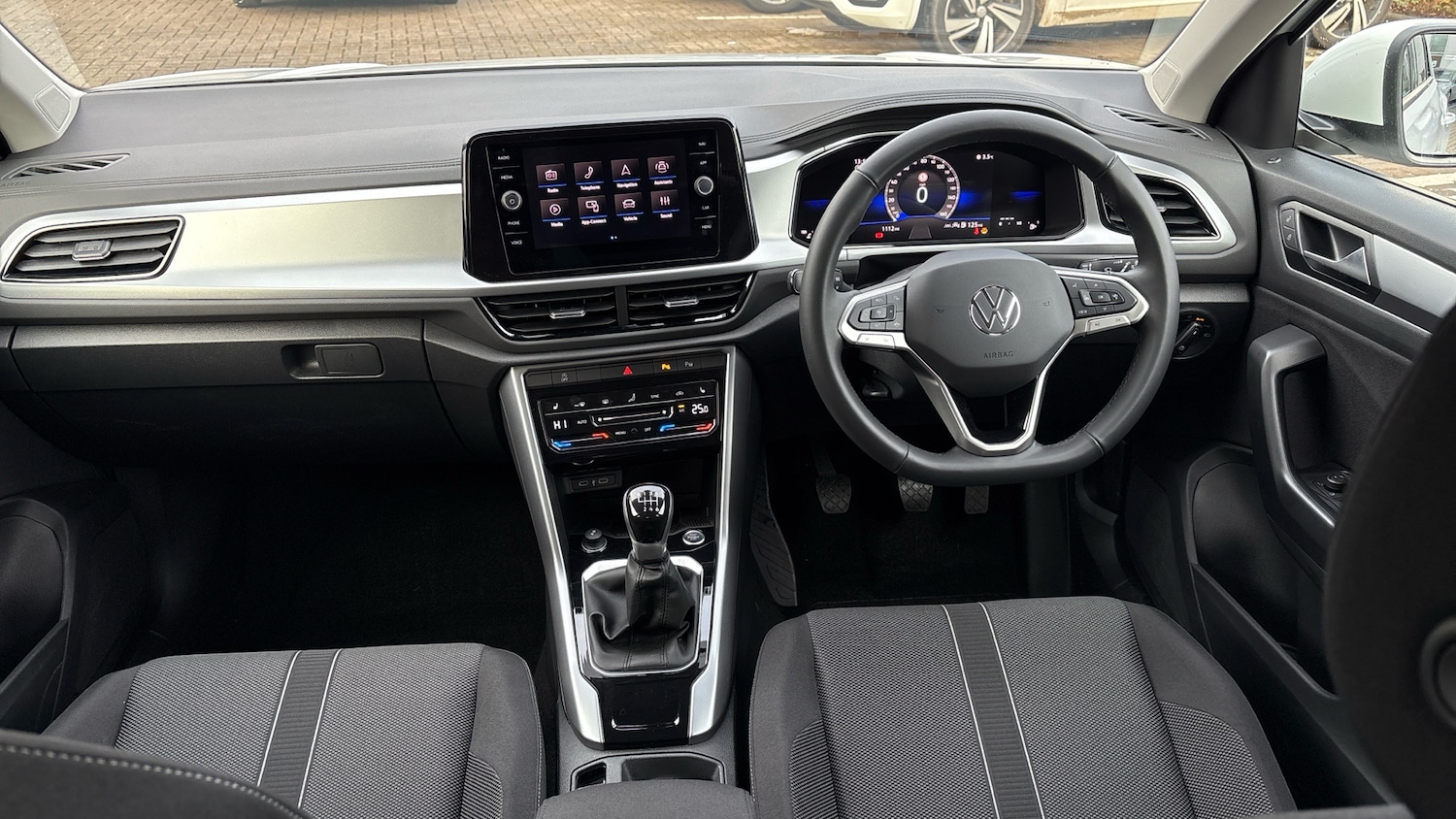 Used Volkswagen T-Roc 2025 for sale - 77085382: Photo 9