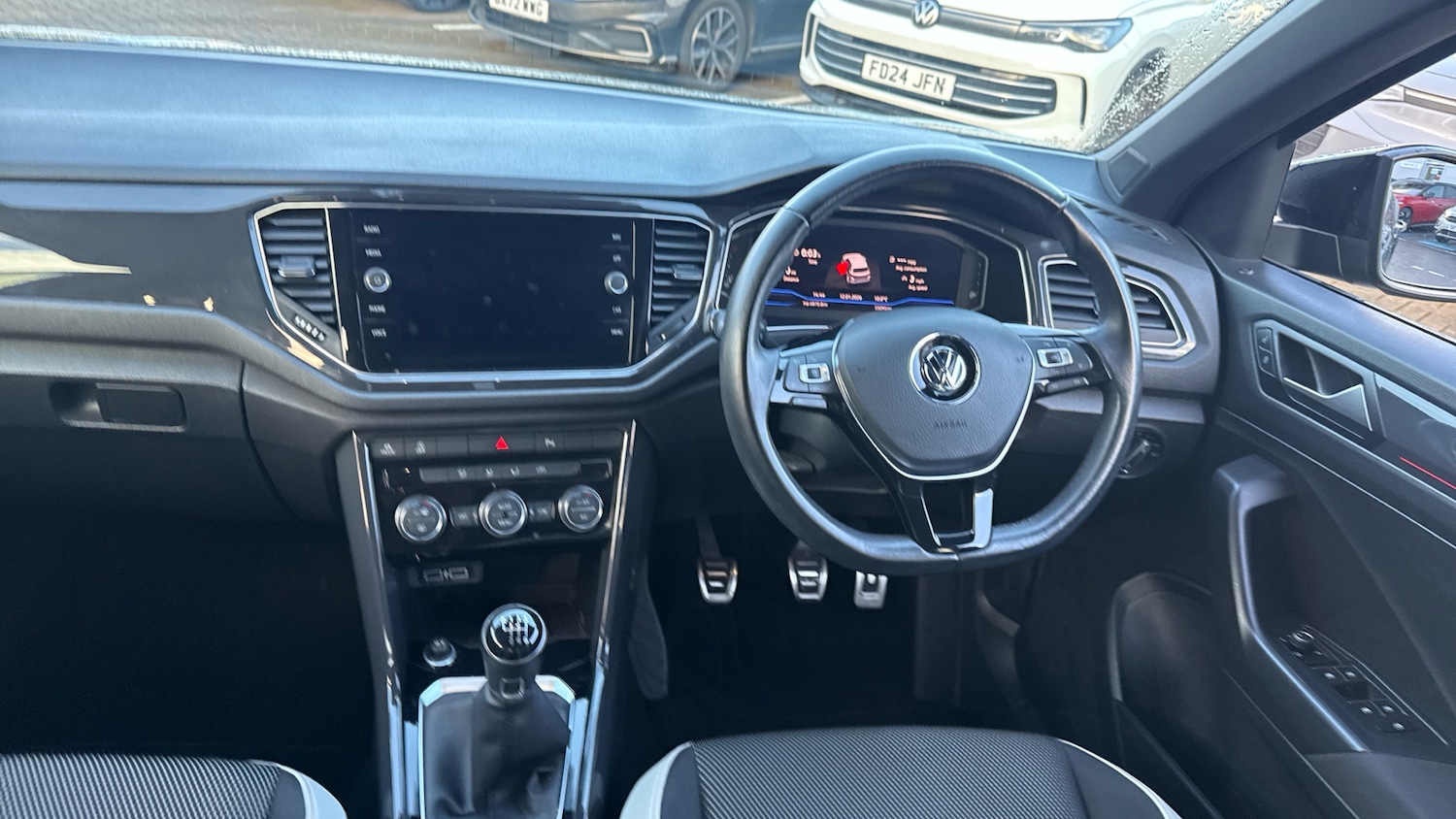 Used Volkswagen T-Roc 2018 for sale - 77179923: Photo 9