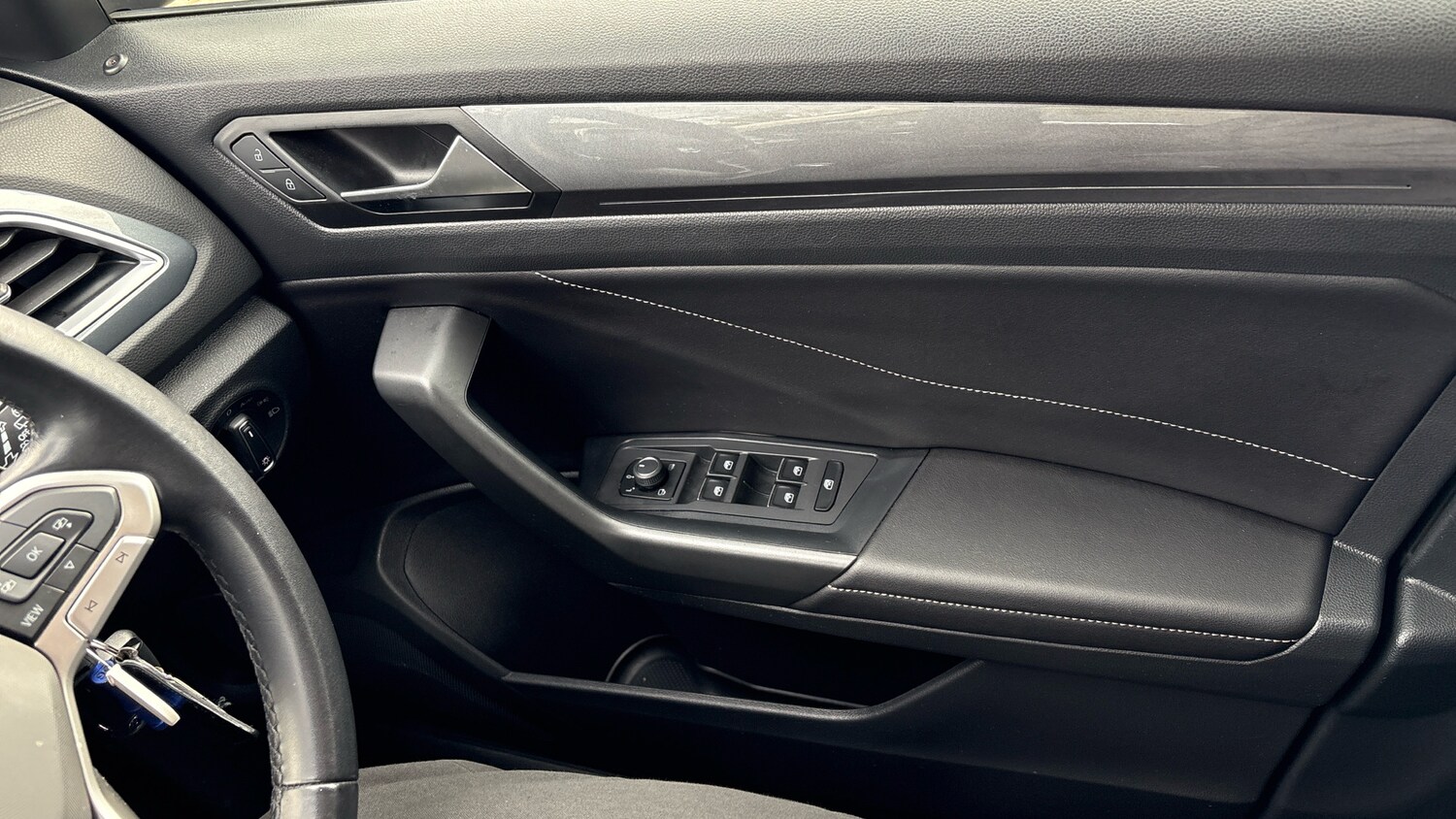 Used Volkswagen T-Roc 2022 for sale - 77676985: Photo 19