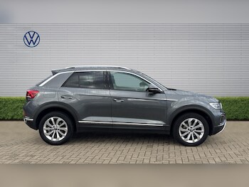 Used Volkswagen T-Roc 2022 for sale - 77676985: Photo