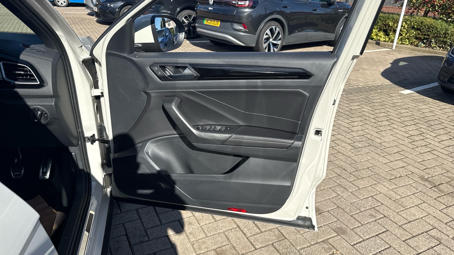 Used Volkswagen T-Roc 2025 for sale - 76063698: Photo 19