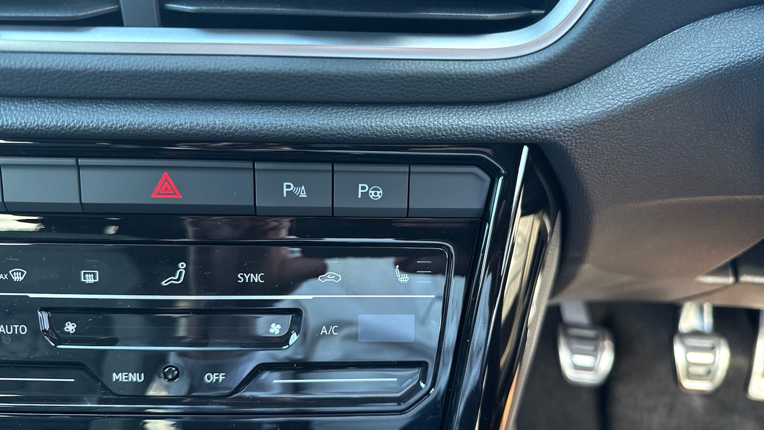 Used Volkswagen T-Roc 2025 for sale - 76063698: Photo 30