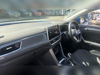 Used Volkswagen T-Roc 2023 for sale - 78531619: Photo