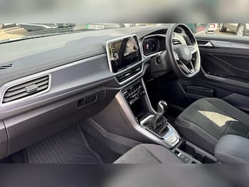 Used Volkswagen T-Roc 2024 for sale - 79604690: Photo