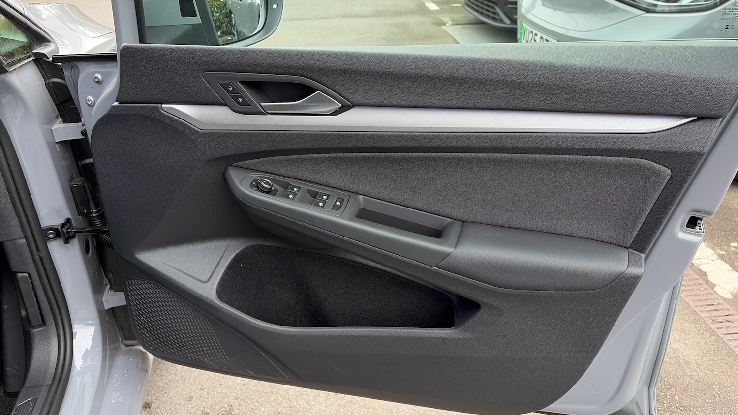 Used Volkswagen Golf 2025 for sale - 77997428: Photo 19