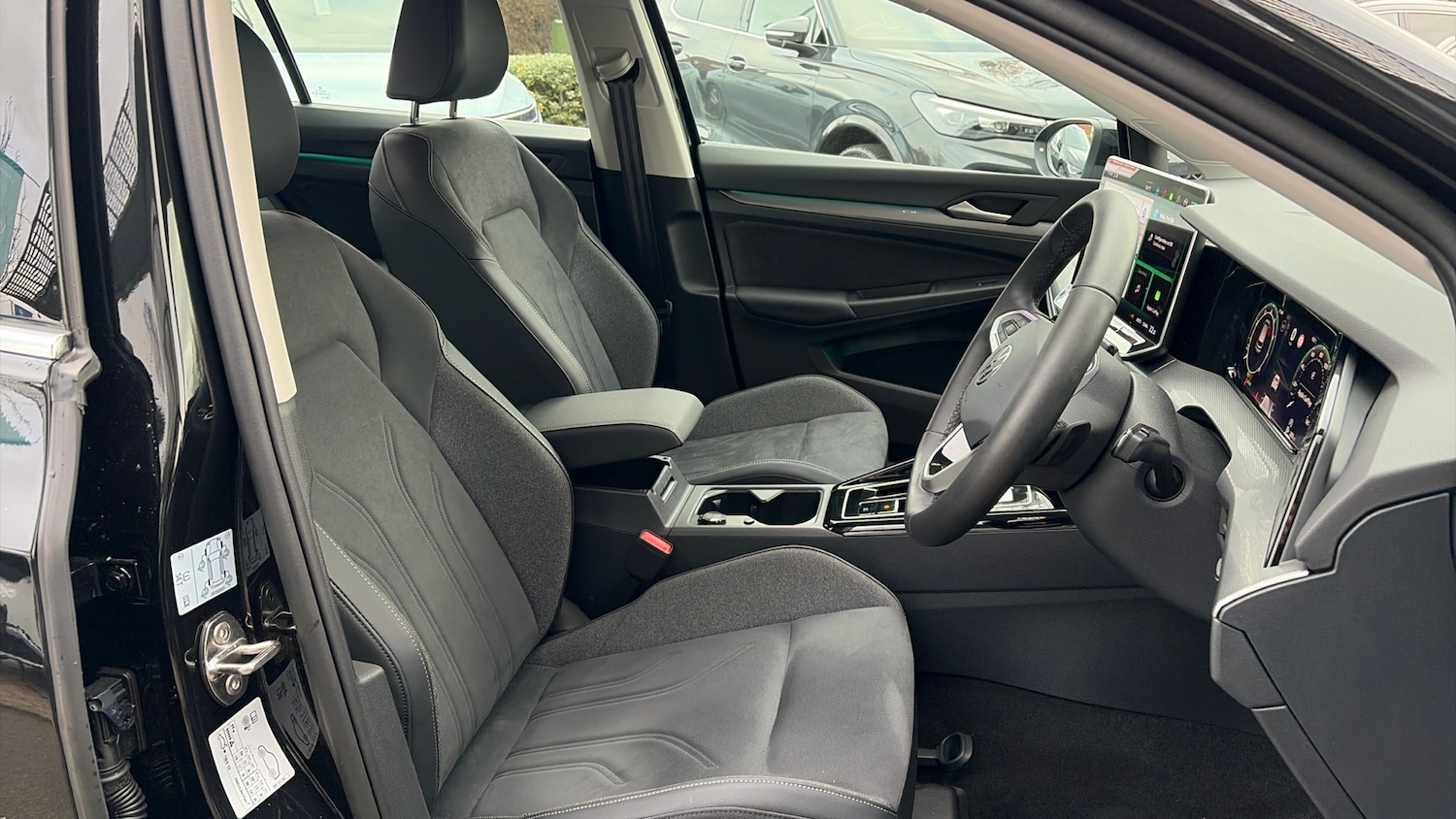 Used Volkswagen Golf 2025 for sale - 77392540: Photo 15