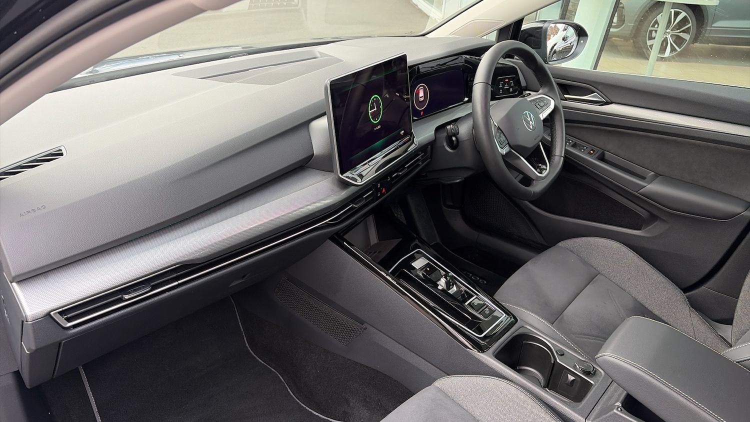 Used Volkswagen Golf 2025 for sale - 77392540: Photo 2