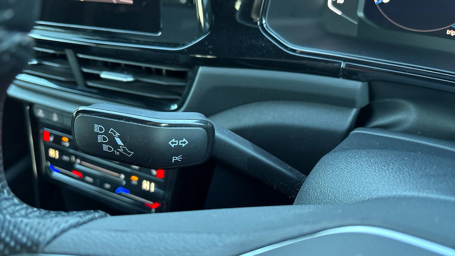 Used Volkswagen T-Roc 2022 for sale - 77208833: Photo 36