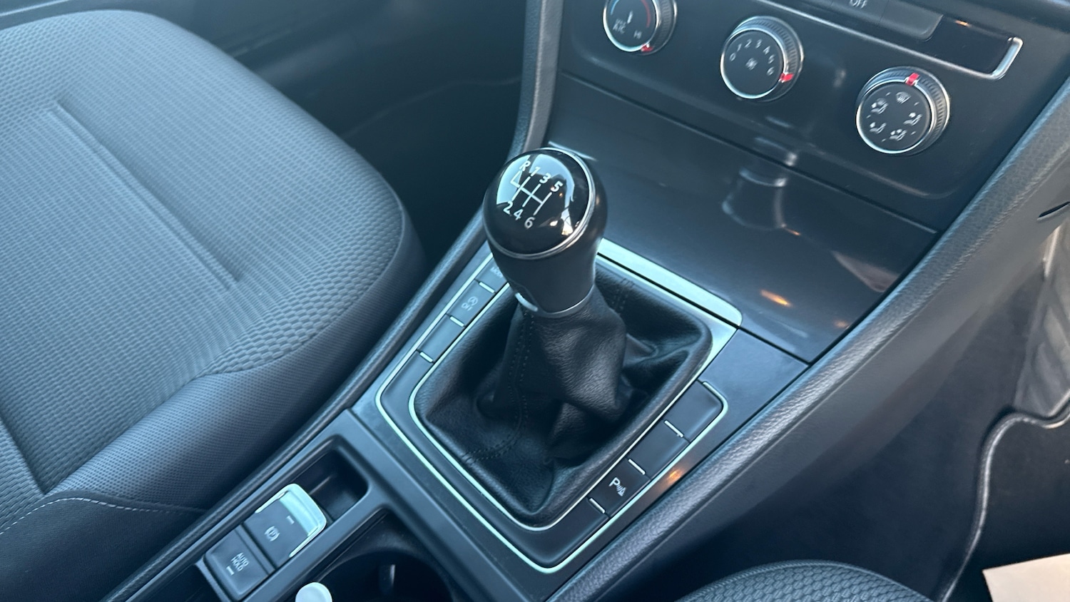 Used Volkswagen Golf 2017 for sale - 76862283: Photo 14