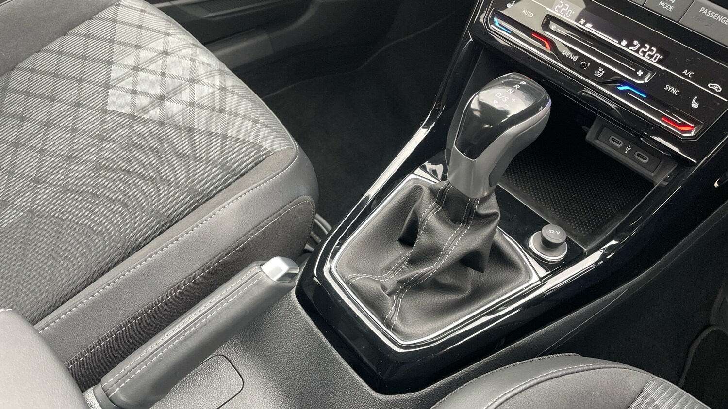 Used Volkswagen T-Cross 2024 for sale - 76252287: Photo 14