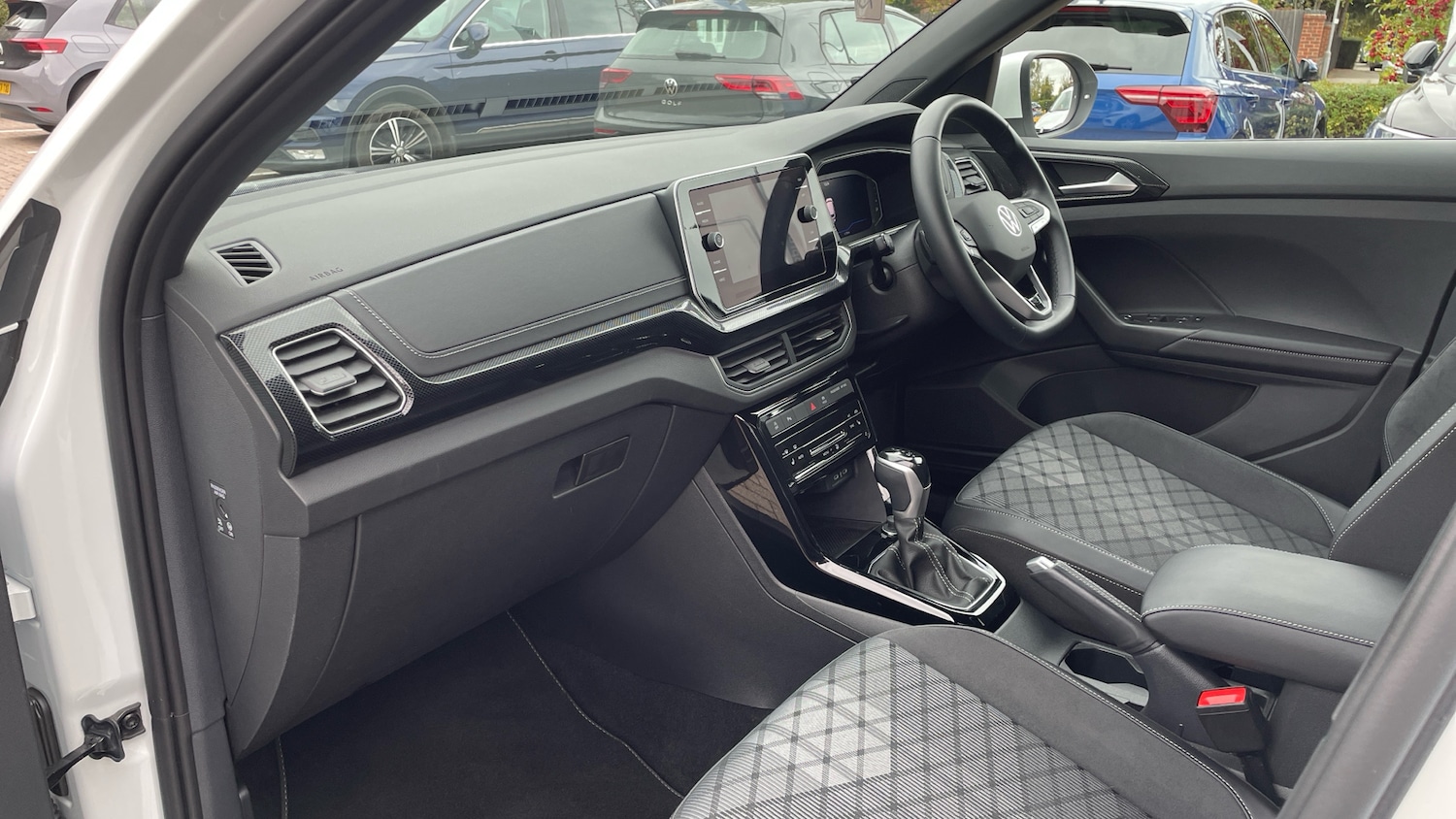 Used Volkswagen T-Cross 2024 for sale - 76252287: Photo 2