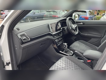 Used Volkswagen T-Cross 2024 for sale - 76252287: Photo