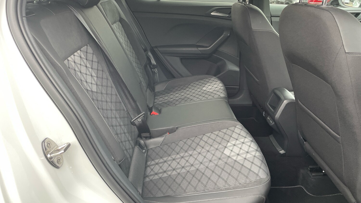 Used Volkswagen T-Cross 2024 for sale - 76252287: Photo 30