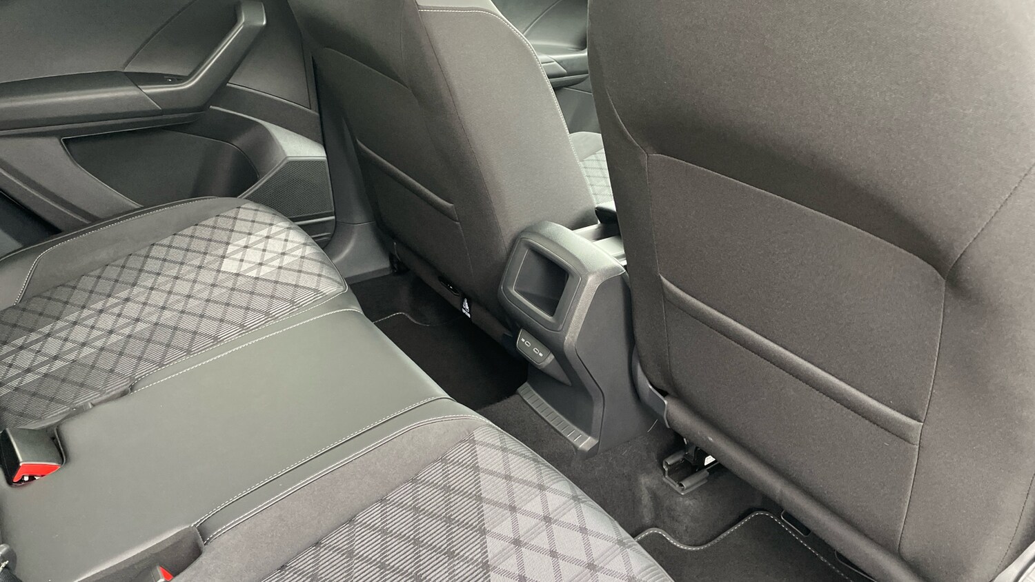 Used Volkswagen T-Cross 2024 for sale - 76252287: Photo 31