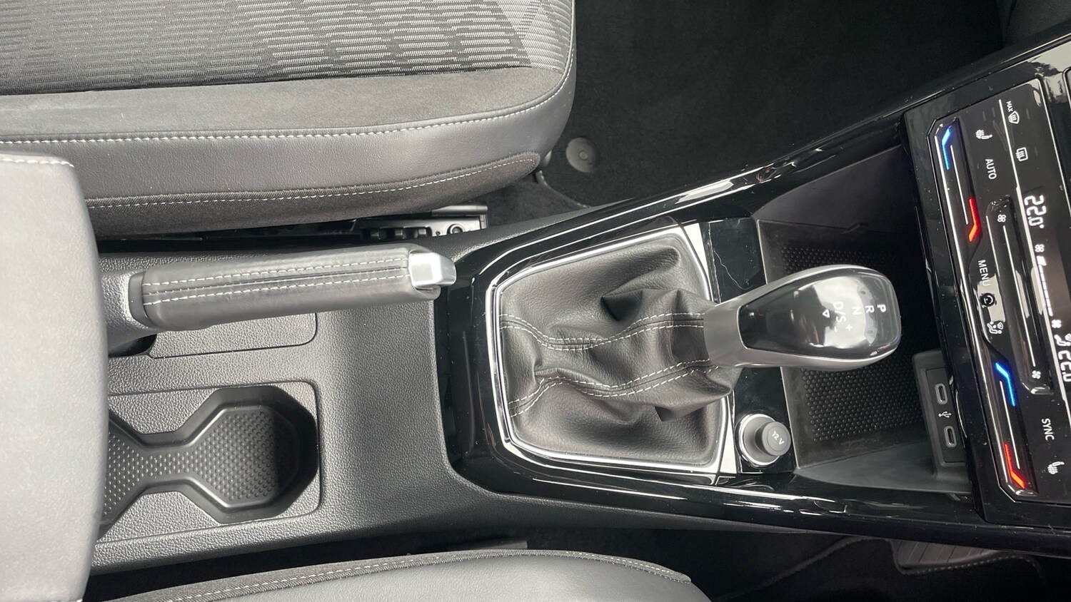 Used Volkswagen T-Cross 2024 for sale - 76252287: Photo 44