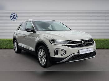 Used Volkswagen T-Roc 2024 for sale - 79810324: Photo