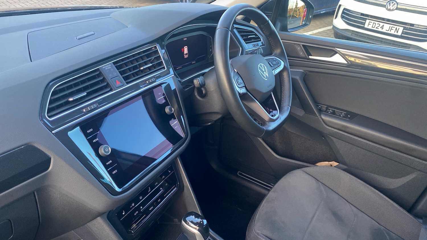 Used Volkswagen Tiguan 2023 for sale - 77274733: Photo 2