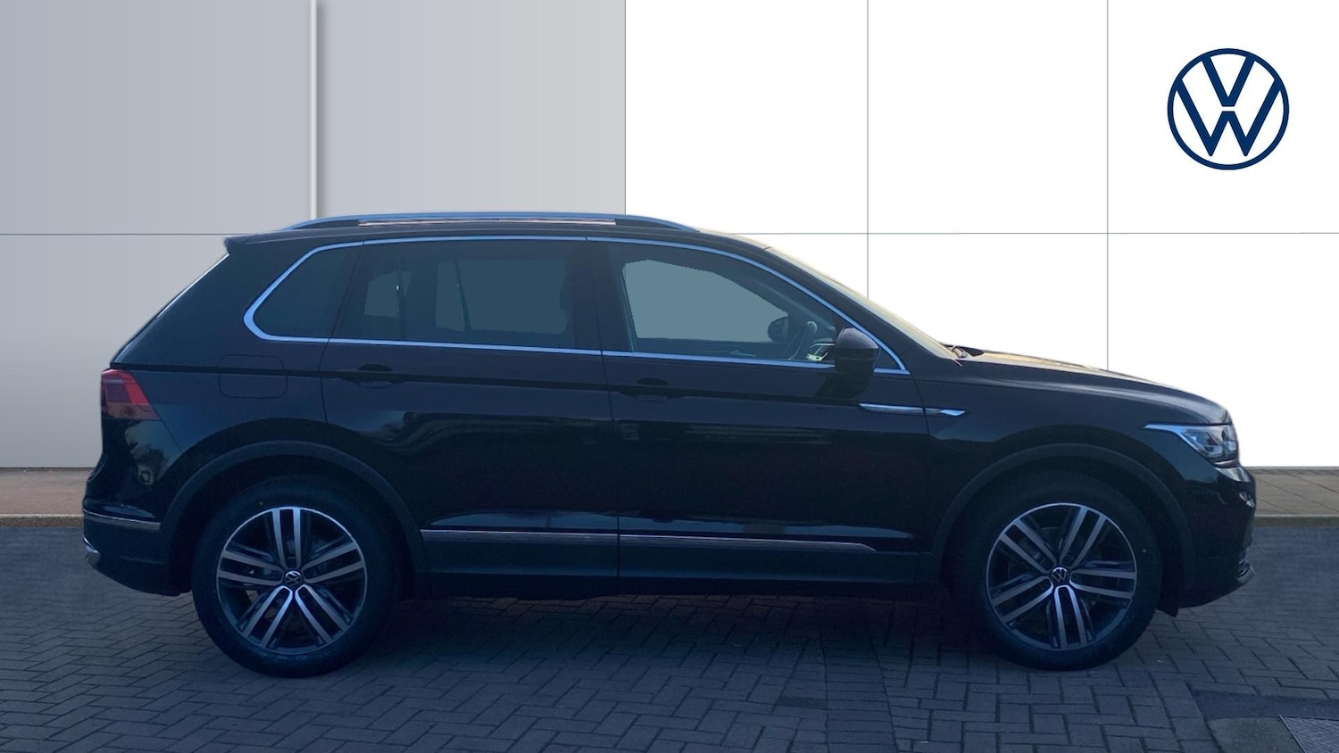 Used Volkswagen Tiguan 2023 for sale - 77274733: Photo 4