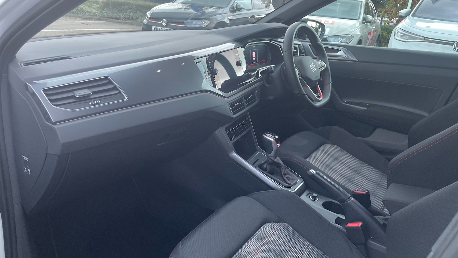 Used Volkswagen Polo 2023 for sale - 76427788: Photo 2