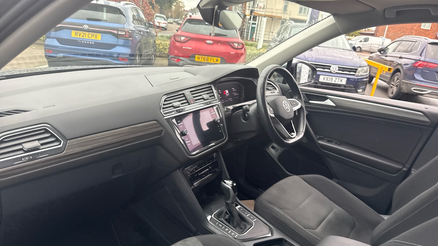 Used Volkswagen Tiguan Allspace 2023 for sale - 76796816: Photo 2