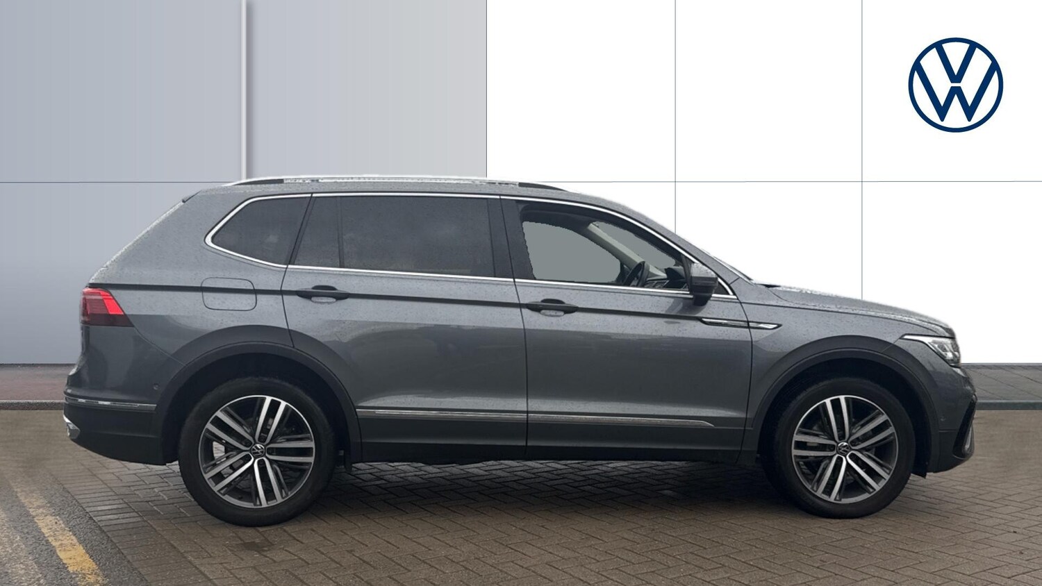 Used Volkswagen Tiguan Allspace 2023 for sale - 76796816: Photo 4