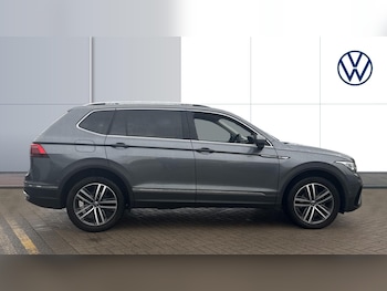 Used Volkswagen Tiguan Allspace 2023 for sale - 76796816: Photo