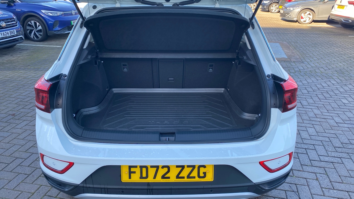 Used Volkswagen T-Roc 2023 for sale - 76706265: Photo 20