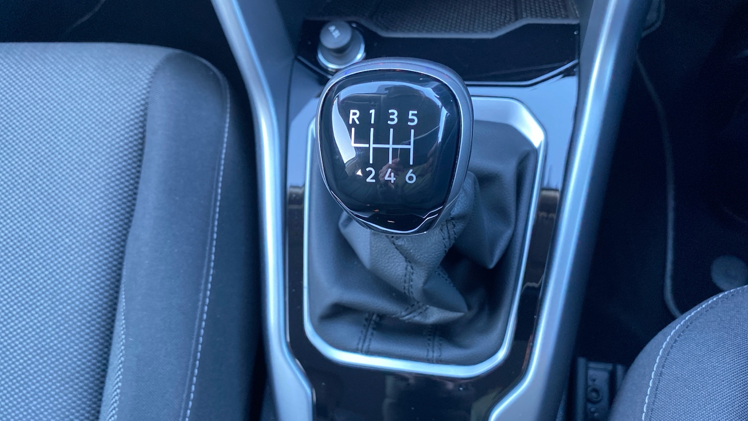 Used Volkswagen T-Roc 2023 for sale - 76706265: Photo 42