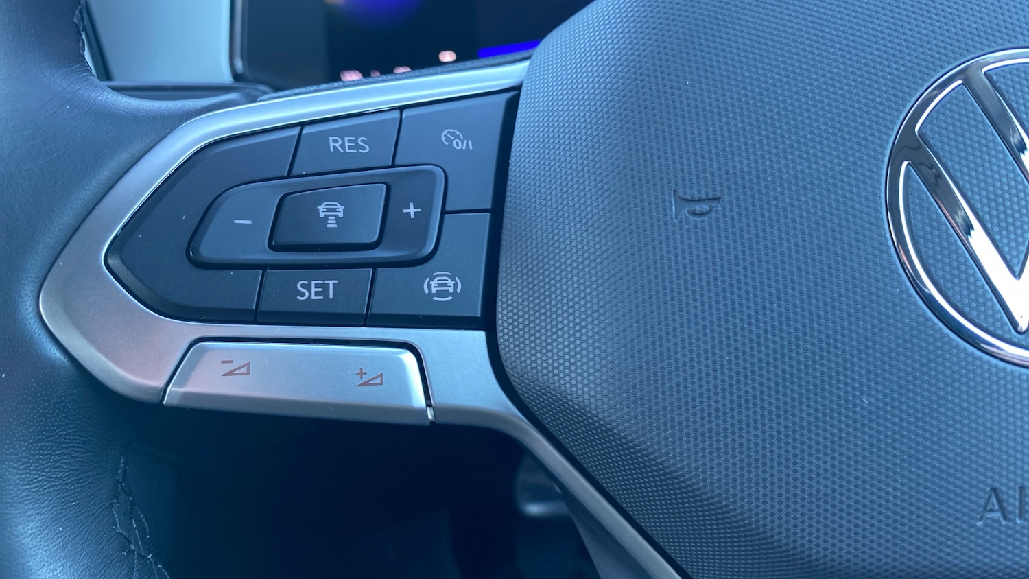 Used Volkswagen T-Roc 2023 for sale - 76706265: Photo 44