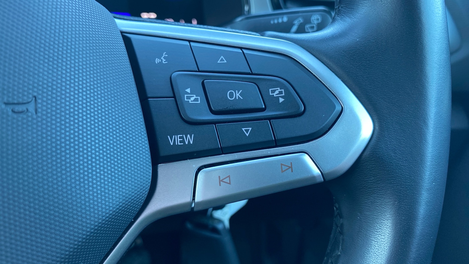 Used Volkswagen T-Roc 2023 for sale - 76706265: Photo 45