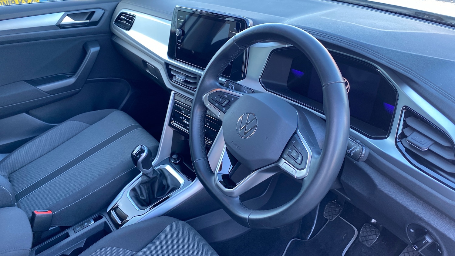 Used Volkswagen T-Roc 2023 for sale - 76706265: Photo 6